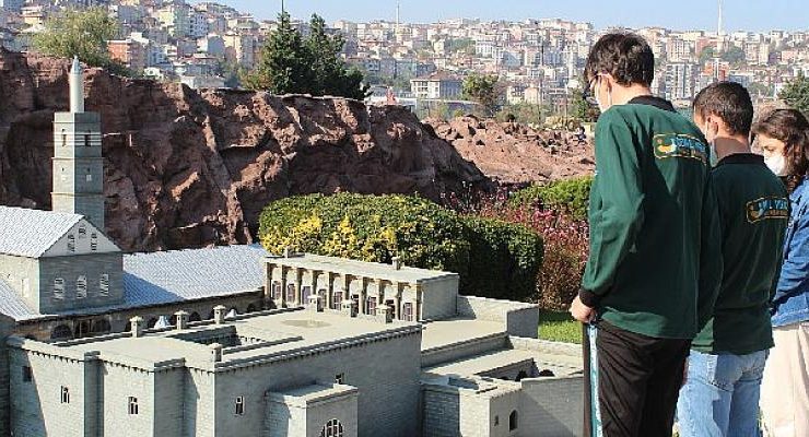 Özel öğrenciler Miniatürk ve Panorama 1453 müzesini gezdi