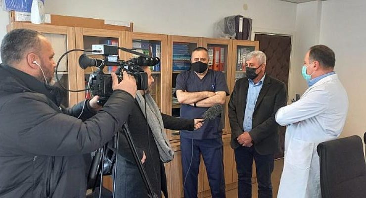 ‘İzmir Bosna Sancak Derneği’nden Yeni Pazar Devlet Hastanesi’ne Cerrahi Alet Takımı Bağışı