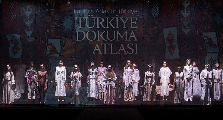 Türk dokumaları sahneye taşındı