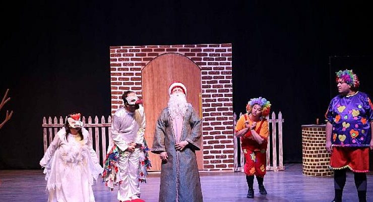Aydın Büyükşehir Belediyesi Şehir Tiyatrosu Çocuk Oyunu İle Perdelerini Açtı