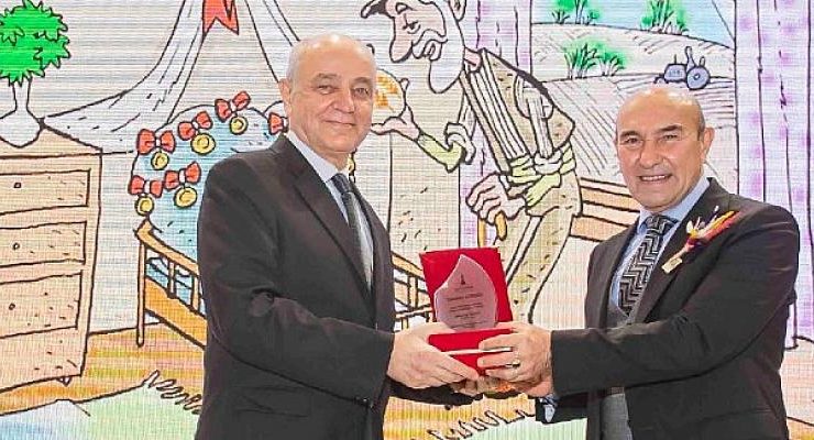 “Başka Bir Tarım Mümkün” temalı ulusal karikatür yarışmasının kazananları ödülünü Başkan Soyer’den aldı