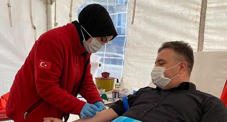 Başkan Yardımcısı Ünal’dan kan bağışı kampanyasına destek
