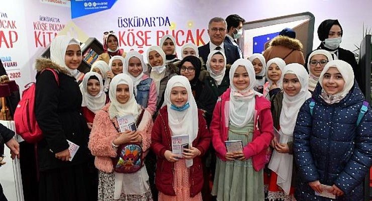Üsküdar’da 7. Kitap Fuarına Büyük İlgi Fuarın Açılışına Üsküdar ve İstanbul’dan Binlerce Kitapsever Geldi