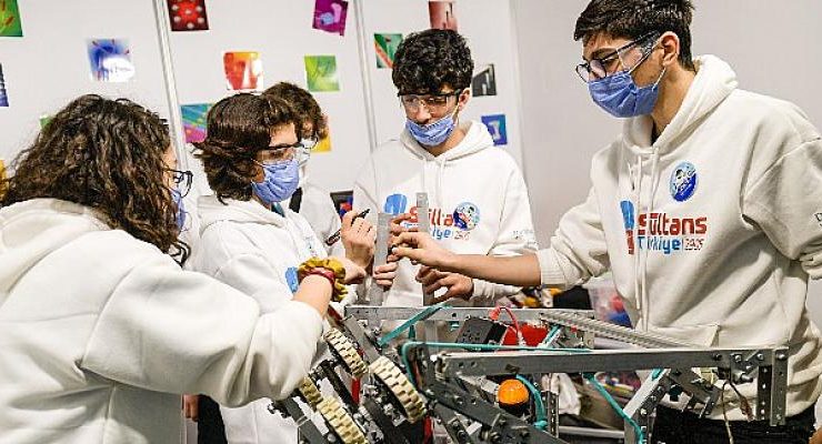 İzmir uluslararası robot yarışmasına ev sahipliği yapıyor