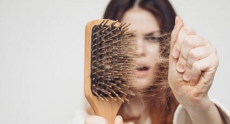 Saçlarınız Mevsimsel Olarak Dökülüyorsa Tedaviye İlkbaharda Başlayın