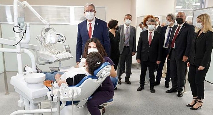 EÜ Diş Hekimliği Fakültesi Karşıyaka Diş Polikliniği ilk yılında 9 bin 960 hastaya hizmet verdi
