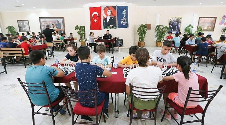 Büyükşehir’in Kültür Merkezleri’nde Genç Satranççılar Yetişiyor