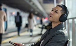 Sony, sektöründe lider en yeni gürültü engelleme özellikli kulaklıkları WH-1000XM5 ile kuralları yeniden yazıyor!