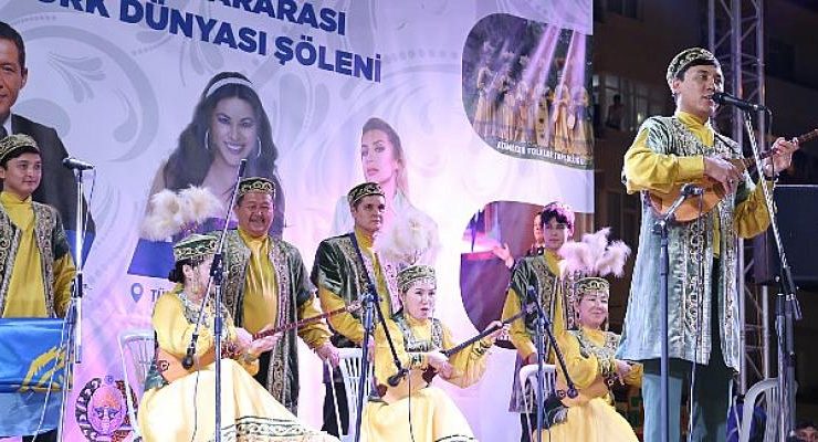 Türkçe Aşkı Vatan Aşkı Yürüyüşü Yoğun Katılımla Gerçekleşti