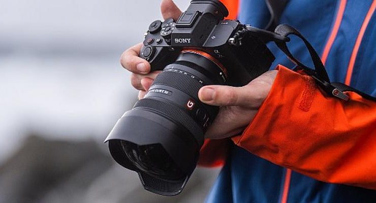 Sony, Yapay Zeka Tabanlı Otomatik Odaklama Özelliği ile Yeni Bir Yüksek Çözünürlüklü Görüntüleme Deneyimi Sunan En Yeni Kamerası Alpha 7R V’yi Tanıttı