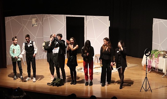 Kınıklı Gençler 2023 Yılı Gençler Arası Tiyatro Yarışması’nda Sahne Aldı